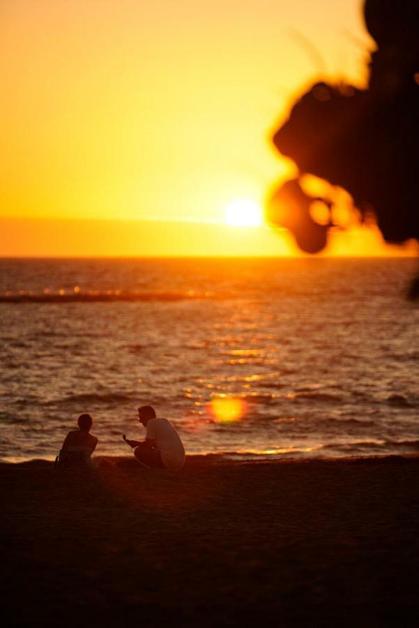 Comodoro Estudio Vista Mar Explotaciones Ravel 아로나 외부 사진
